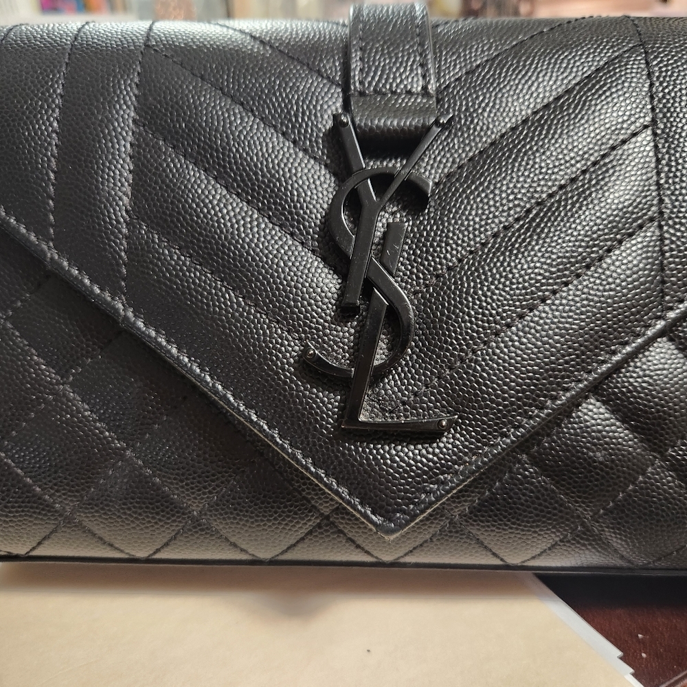 Women cross body, shoulders